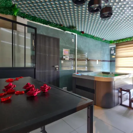 Le Spa Majestueux Un Sejour A Part Apartamento *